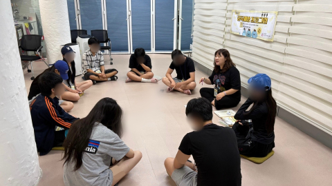 Read more about the article 청소년 중독 예방, 감정이 열쇠다