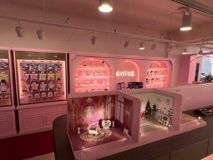 Read more about the article 쿠시먼앤드웨이크필드, IP로 진화하는 리테일 공간