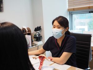 자궁·난소질환 초기 자각 증상 없어… 예방 접종 및 정기 검진 중요