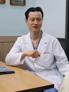 운동 후 무릎 통증, 염좌 아니라 십자인대 파열일 수도... 재건술 고려해야